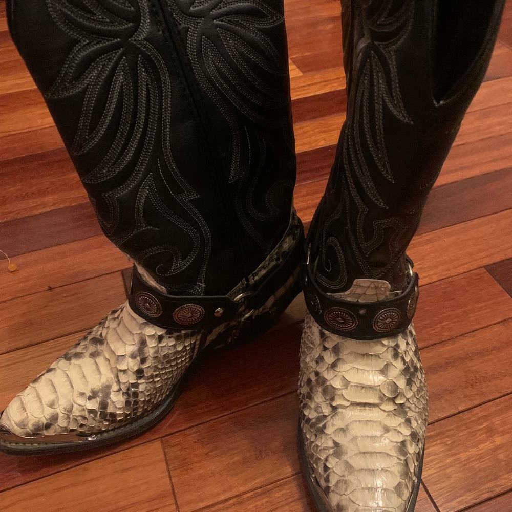 Laredo Snake Skin Cowgirl Boots - Size 5